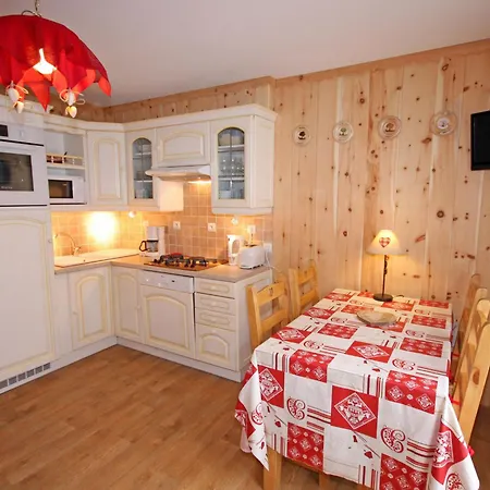 Apartment Duplex Cosy 4 Pers. A Valloire, Proche Telecabine Et Loisirs, Avec Jardin Et Parking Prive - Fr-1-263-206